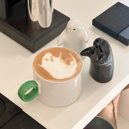 Halloween spirit in my cup 👻
A little ghost latte art that totally made my morning ☕️
Isn’t it the cutest thing ever? 😆
#OhouseVibes #CozyCorner #GhostLatte #HomeCafe #HalloweenMood #halloweenvibes #spookyseason #fallfun #homefortheholidays