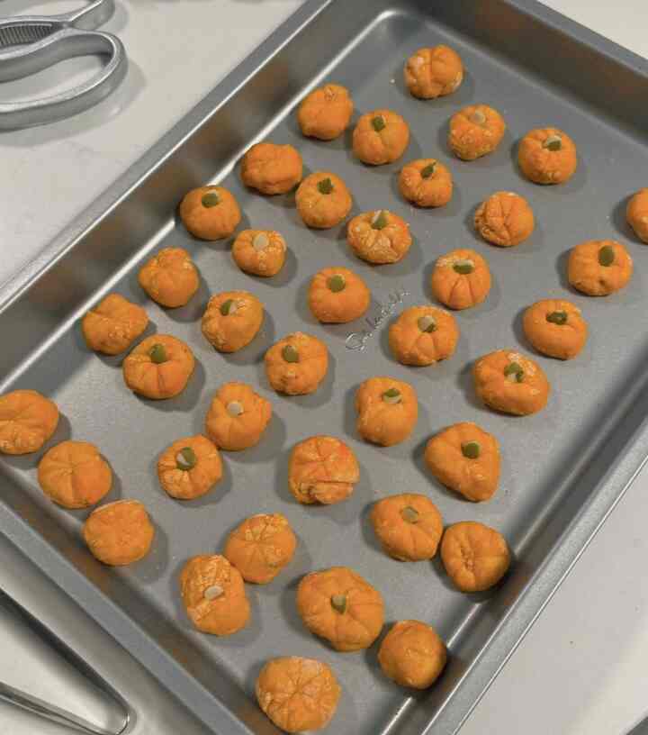 2-Year Honest Review: My Most-Used Holiday Home Party Essentials 🍁🎃🎄♥️🤍

1. Le Creuset Steel Pan (Large) ⭐️5/5
I’ve used this pan for two years now, and I absolutely love it. Even when food gets a bit burnt, one dishwasher cycle makes it spotless again. Unlike non-stick pans, there are no harmful coatings, and it feels incredibly durable. I bought it as a set with the lid and highly recommend doing the same. It’s something I’ll keep using for many years!

2. Vietri Bowls & Pasta Dishes ⭐️5/5
These are my everyday favorites. They’re gorgeous and hold up perfectly in the dishwasher — I run them almost daily, and even the ridges stay clean. Beautiful, practical, and timeless.

3. All-Clad Roasting Pan ⭐️3.5/5
This one truly shines during the holidays — perfect for roasting a turkey! I don’t use it much on regular days, but when it’s time for a big dinner, it’s absolutely reliable.

4. Sur La Table Steel Oven Tray ⭐️5/5
Completely satisfied! I use it almost every day, and the coating hasn’t worn off at all. It has subtle lettering in the center that looks beautiful when serving, and the color itself is lovely too. Highly recommend.

5. Staub Cocotte ⭐️5/5
The best for oven dishes — I can cook and serve in the same pot, and it looks beautiful right on the dining table. It keeps food warm for a long time and cools down slowly, which I love. The color also fits perfectly with the holiday season!

6. Vietri Christmas Dessert Plate ⭐️3.5/5
It’s honestly so beautiful that it looks even better before you put food on it. I often display it upright as décor rather than for daily use. It’s more of a statement piece than an everyday plate — festive and charming nonetheless! 🎄

 #OhouseAmbassador #Ohouse #honestreview #productreview #realreview #homeaccent #budget #hometips #halloween #pumpkin #pumpkindeco #halloweenparty #pasta #surlatable #Villeroy&Boch #diningtable #plating #lecreuset