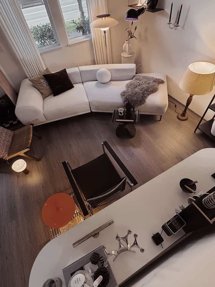 The temperature’s dropped enough that it’s about time to lay the rug out again.
Looks like winter’s on its way.


#livingroom #livingroominterior #livingroomdecoration #autumdecor #loungechair #LouisPoulsen #rug #lamp #lighting #lightinginterior #cushion #candleholder 