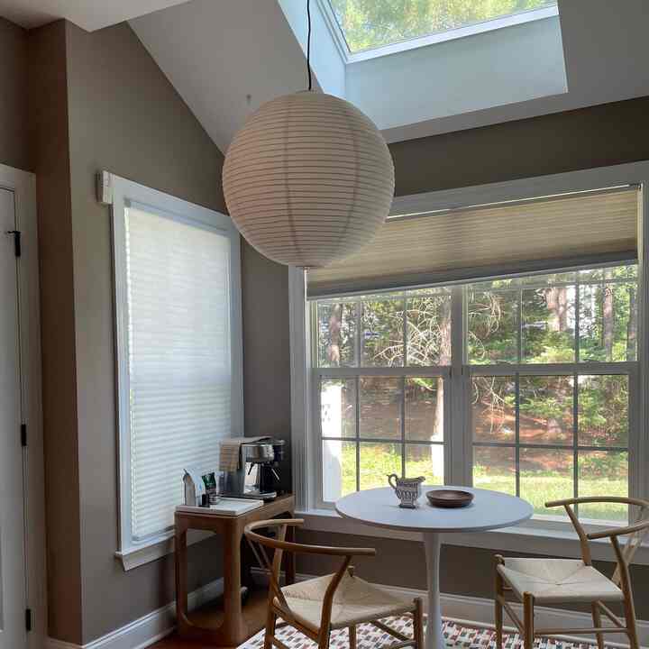 My small coffee bar🤎

#coffeemachine #nook #minimalistkitchen #minimalist #minimalinterior 