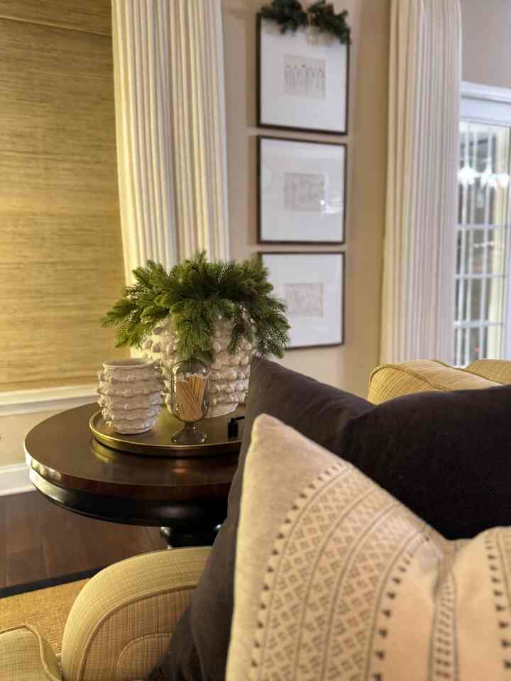 At the end of the day, my favorite place to relax is on this corner of this sofa.
@ohousetoday
#TimelessDesign #Home #Cozy #Warm #Seasonal #RelaxingRoom #ClassicLivingSpaces