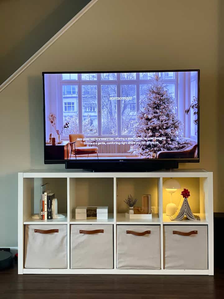 This morning, Christmas songs echoed through the house for the first time, and I made a Christmas book tree by stacking up my favorite books 🎄📖

#HomeDecor #ChristmasVibes #HolidayAtHome #ChristmasSpirit #CozyHome #HomeAesthetic #ChristmasDecor #BookTree #DIYBookTree #HolidaySeason #FestiveFeels #WinterVibes #CozyMoments #HomeStyle #MorningVibes