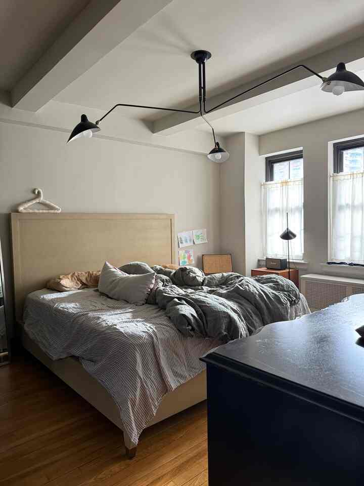 Akhir pekan saat aku jadi super malas

#kamartidur #bedroominterior #simple #sergemouille #ceilinglight