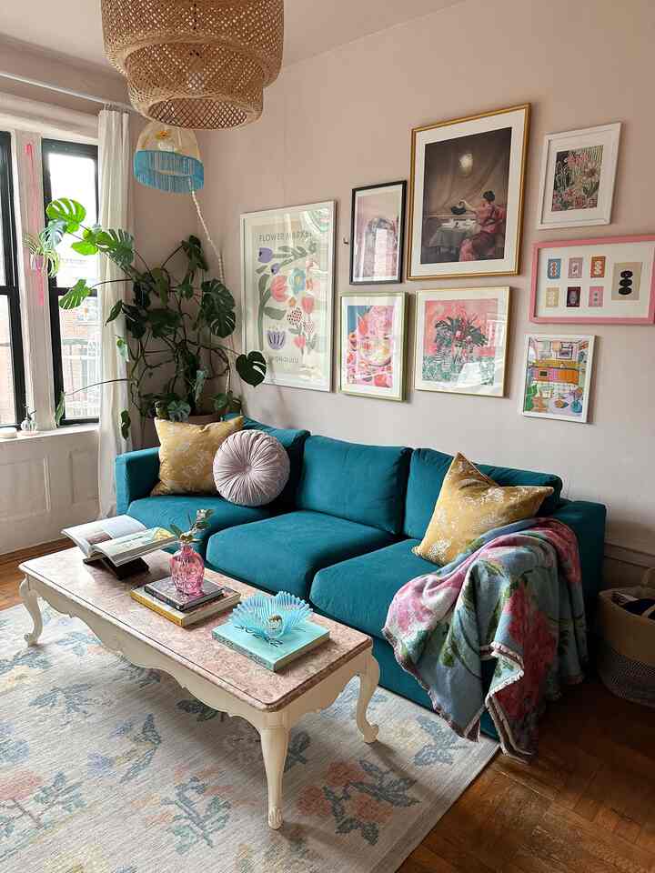 The most important item in the living room is a comfy sofa! 😌 There are soo many on the market it can be overwhelming. 😖 But mine is just IKEA with a custom cover, tagged here. 🛋️ It’s extremely comfy and beautiful, and best of all, I can switch the cover anytime! 🙌🏻 

#colorful #maximalism #cozy #eclecticlivingroom #maximalist 