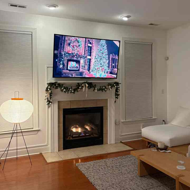 It’s time to turn on the fireplace🔥

#fireplace #minimal #japandistyle #woodandwhite 