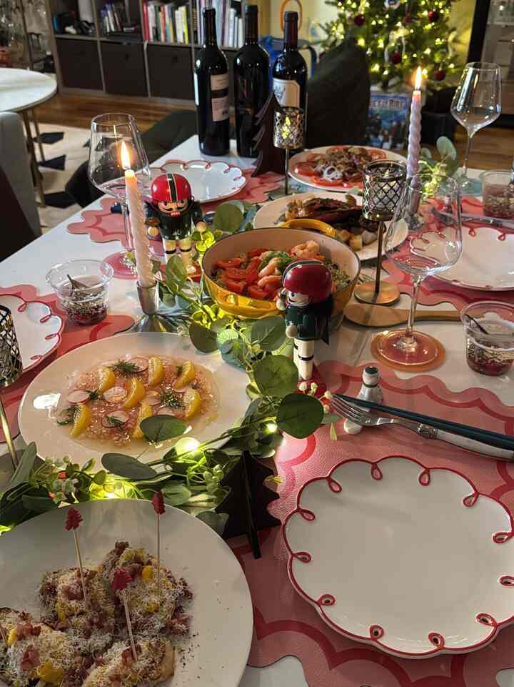 I’m pulling my annual year-end dinner forward this year since I’ll be spending Christmas in Korea. Is it too early to celebrate Christmas already? 😂🎄 (And I still have two more parties to go!)
#holidayhosting #gatherandglow #friendsgiving #thankfultable #moodlighting #glowseason #ohousegather #ohouseglow #ohousegrateful #tablestyling
