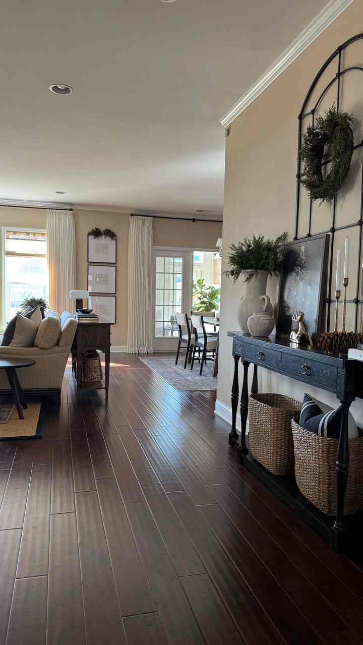 Goldenhour and the softest parts of the season throught my home.
#ohouseglow #homefortheholidays #christmas #timelessinteriors