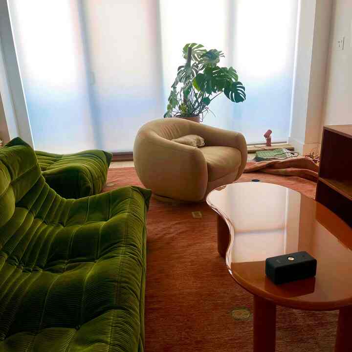 Emptied all the stuffs out from the bookshelves because the rug needed a cleaning. But somehow I love how it looks right now. 
#mindfuldesign #livingroomdecor #loungespace #minimalism #midcenturymodern