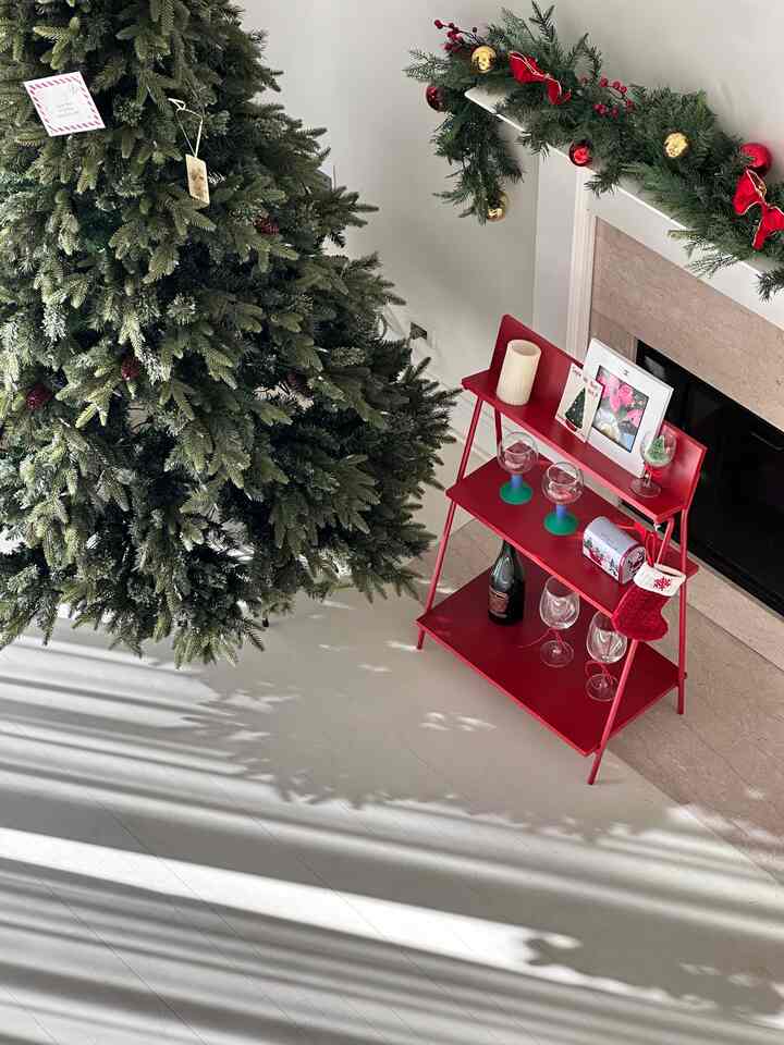 So quiet this morning 💚
I feel very peaceful because I spent a crazy Thanksgiving dinner with my friends yesterday😝😝

#OhouseGlow #moodlighting  #cozycorners #glowseason #homeinspiratio #homegratitude #christmas #tree #christmasdecor