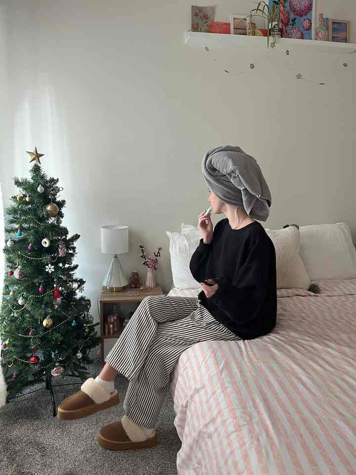 a cozy winter morning at home #home #bedroom #sheets #duvetcover #winter #christmasdecor 