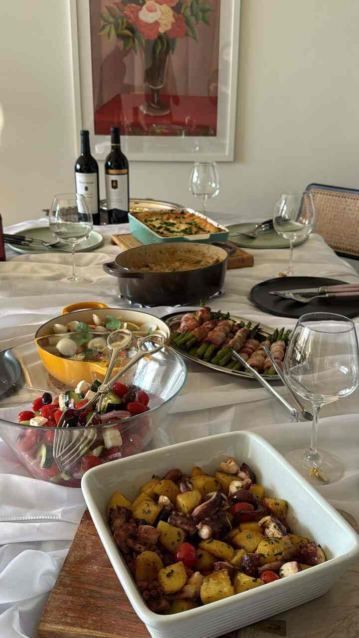 Happy Friendsgiving!

#holidayhosting #gatherandglow #friendsgiving #thankfultable #moodlighting #glowseason #ohousegather #ohouseglow #ohousegrateful
