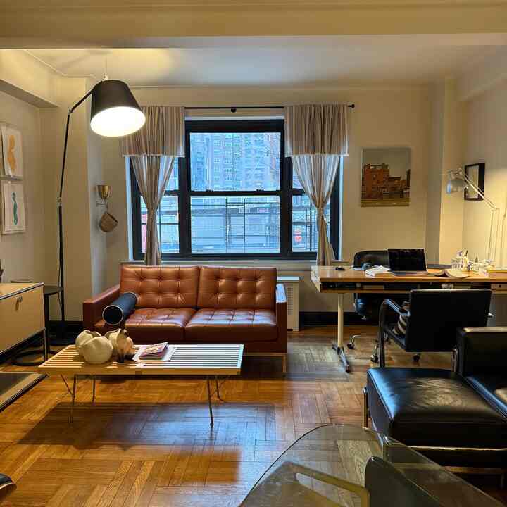 Snowing soon! 

#livingroom #livingroominterior #simpleinterior #prewar #classic 