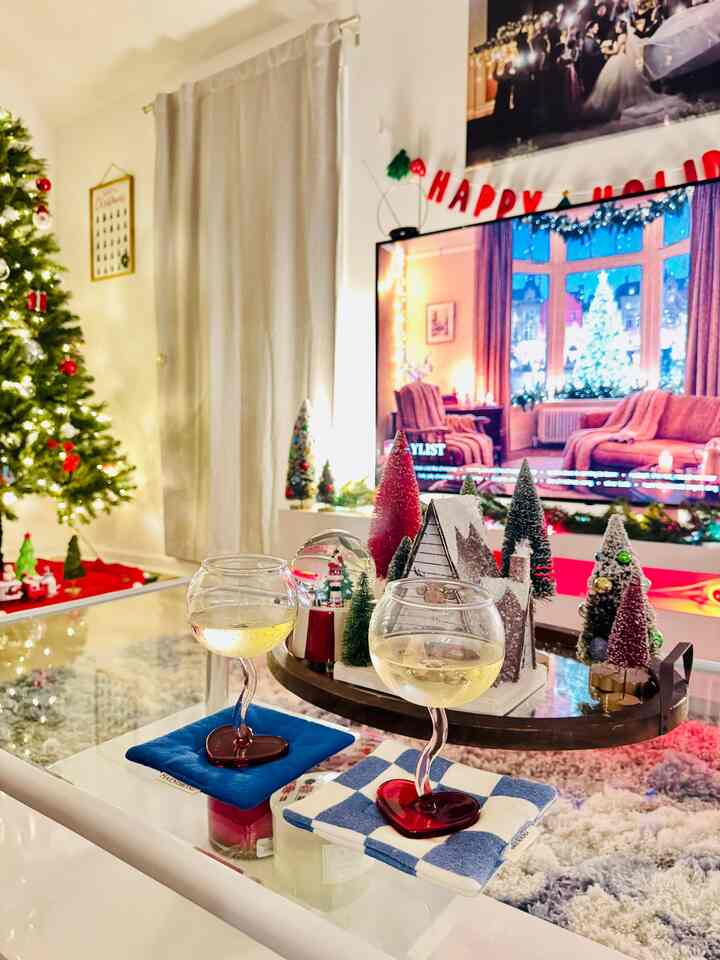 Holiday spirit = activated 🍷🎄

This gifted Ohouse wine glass set is so adorable and so festive. Perfect for cozy night-in sipping. 

Thank you Ohouse for the holiday warmth! ✨

#WelcomeChallenge #OhouseHoliday #OhouseTree #OhouseGather #OhouseGlow #CozyHome #OhouseCozy #OhouseGlow #OhouseStyling #moodlighting #cozycorners #glowseason #homeinspiration #OhouseGlow #OhouseGather #Ohouse #christmas #christmasdecor #christmasdecoration #cozyhome #cozydecor #holidays #크리스마스 #cozy #interior #homedecor #winter 