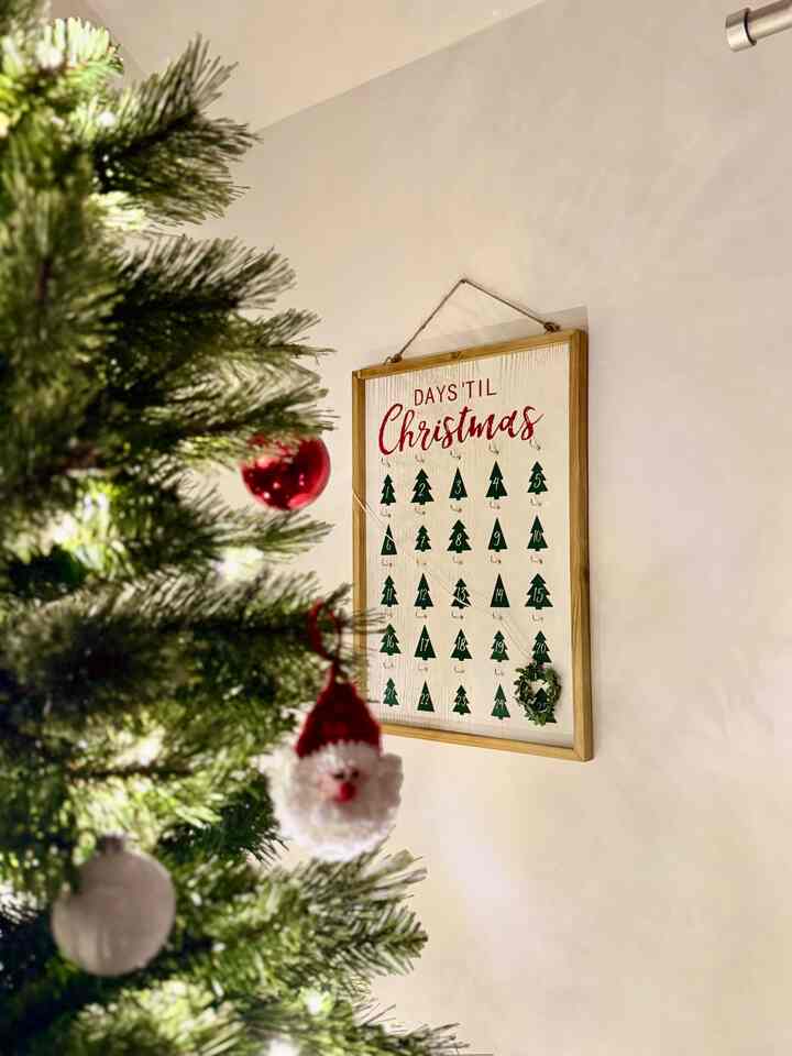 Tell me why Kroger had the CUTEST Christmas advent calendar just sitting there 😭🎁✨

I wasn’t even looking for one, but it was too adorable to leave behind. Love a good unexpected holiday find! 👀

#OhouseHoliday #OhouseTree #OhouseGather #OhouseGlow #CozyHome #OhouseCozy #OhouseGlow #OhouseStyling #moodlighting #cozycorners #glowseason #homeinspiration #christmas #christmasdecor #christmasdecoration #cozyhome #cozydecor  #cozy #homedecor #winter #interior #holidays #크리스마스