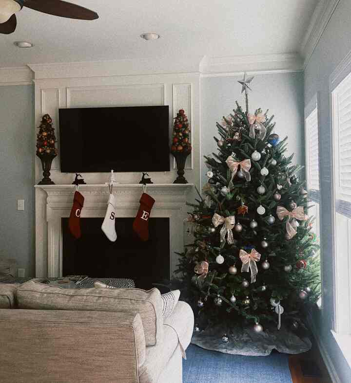 My favorite season has come 🎄


#christmastree #christmasdecor #holidayglow #holidaydecor #cozyhome #cozyvibe #🎄 

