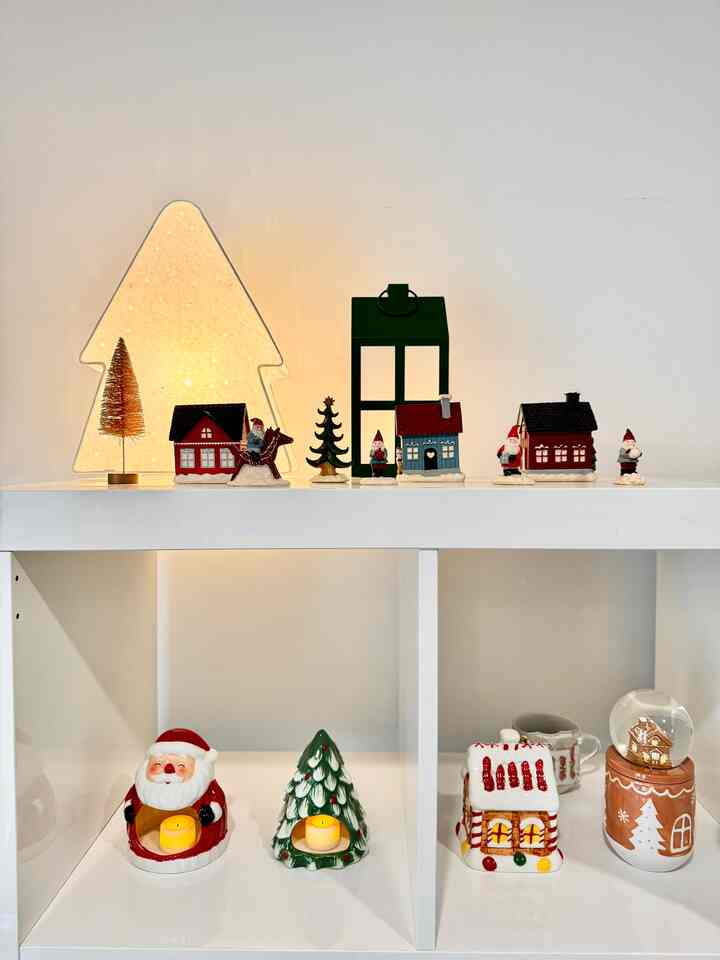 Found these adorable scrubby holders at HomeSense and instantly turned them into tealight holders 🕯️✨ Cute, affordable, and way too perfect for cozy season! 🎄✨❤️

#OhouseHoliday #OhouseGlow #CozyHome #OhouseCozy #OhouseStyling #moodlighting #cozycorners #glowseason #homeinspiration #christmas #holidaydecor #christmasdecor #christmasdecoration #cozyhome #cozydecor #cozyseason #candle #candleholder #tealight #tealightholder #cozy #homedecor #interior #크리스마스