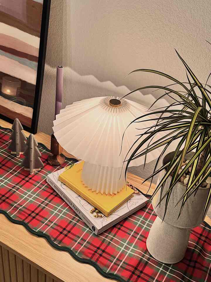 Getting ready for Christmas, one cozy corner at a time ❤️💚

#christmasdecor #christmasvibes #holidayhome #holidaydecor #cozyliving #cozyhome #homeinspo #homedecorideas #seasonaldecor #festivehome #christmasaesthetic #slowliving #neutralchristmas #simplechristmas #mycozyhome