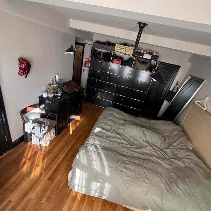 Black furnitutes in my bedroom 

#blackfurnitures #blackinterior #bedroom