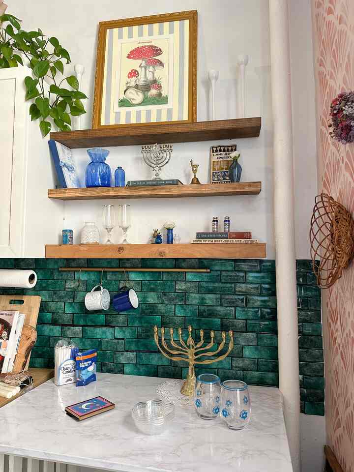 My work-in-progress Hanukkah corner is slowlyyy coming together! Stay tuned for the magical reveal 🕎💙✨

#hanukkahhome #festivaloflights #cozycorner #shelfstyling #colorfulhome #hanukkah 