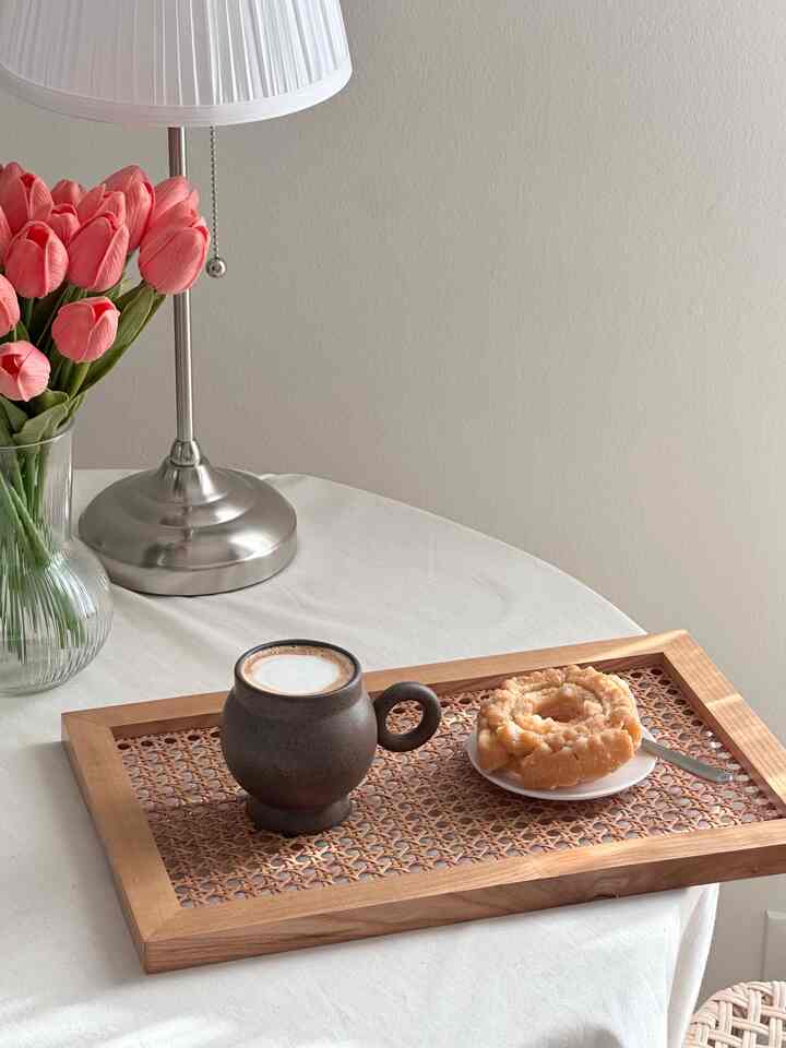 Winter light spilling softly across the room, a warm mug resting on a cozy tray, and a sweet treat that melts into the quiet morning

#WelcomeChallenge #moodlighting  #cozycorners #glowseason #homeinspiratio #homegratitude #cozyvibes #thankfulathome #mindfulmoments #mug #머그 #cafe #homecafe