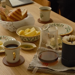 Our weekend routine these days - pick up some baguette and croissant from a nearby bakery and enjoy with a pour over!
#OhouseGlow #OhouseGather #CozyHome #holidaytableware #pourover #weekendbrunch