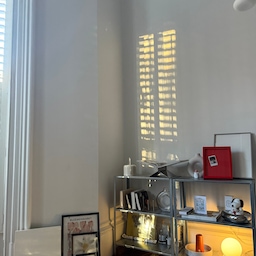 The cozy afternoon sun casting interesting shadows #OhouseGlow #cozycorners #ambientlighting #homeinspiration #glowseason #ColdButWarm