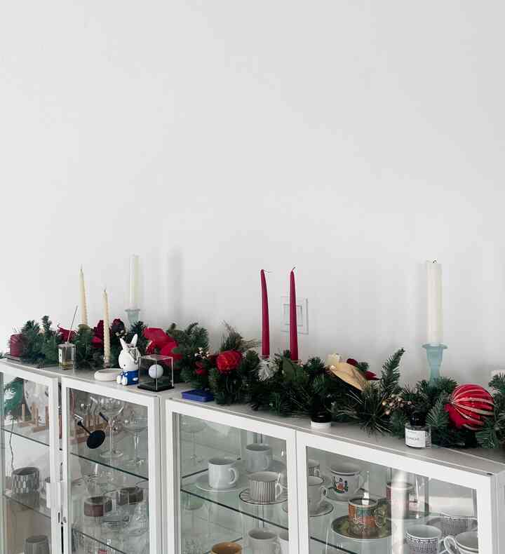 The cozy mood a Christmas garland brings ✨🎄

#OhouseReset 
#Ohouseglow #Ohousecleanse
#NewYearReset #moodlighting  #cozycorners #glowseason #homeinspiratio #homegratitude #cozyvibes 