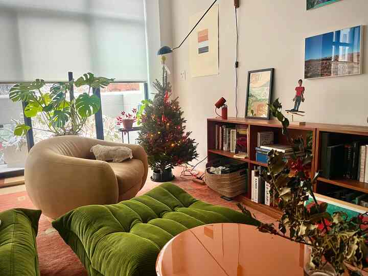 Chirstmas tree is looking so cute! :)

#holidayseason #christmastree #livingroomdecor
