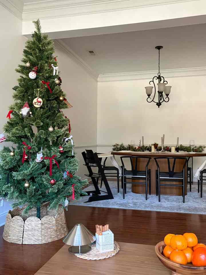 10 days till Christmas!🎄❤️

#ohousetree #welcomechallenge #holiday #christmastree #christmasdecor #winterdecor #ohouseholiday