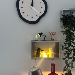 Soft lights, cute corners, and a happy little pause in the day 🕐🕐👻
#OhouseGather #OhouseGlow #CozyHome
#supreme #cozy #cozycorner #lighting