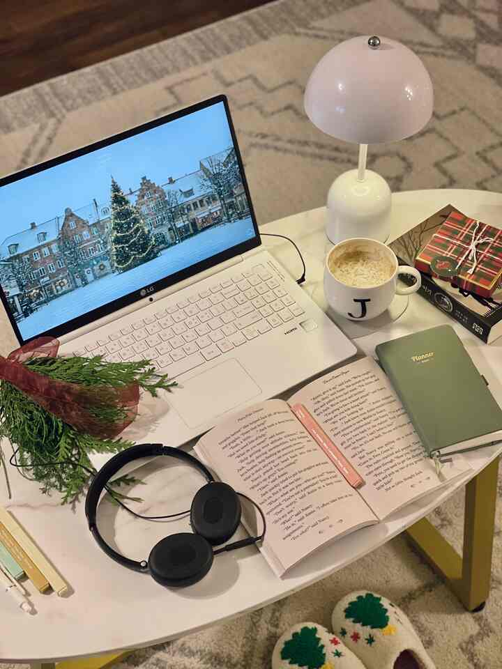 Stealing a quiet moment with coffee before a Zoom meeting ☕️

#OhouseRug #OhouseCozy #OhouseGlow #OhouseStyling #CozySlippers #OhouseReset #Ohousecleanse #holidayseason #coffee