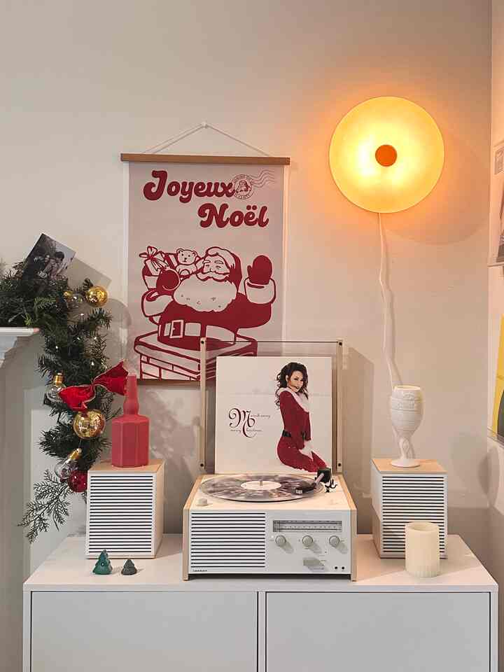 Time to press play on Christmas carols and let the season fill the room 🎄✨
Warm lights, vinyl sounds, and that cozy Christmas feeling 🫶🏻🎄🎄







#christmasmood #holidayvibes #cozyhome #ohouse #christmascarols #winterwarmth #vinylseason #OhouseTree #OhouseGather #OhouseGlow #CozyHome #turntable #lp 