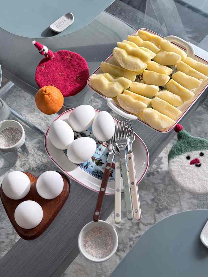 Di pagi hari sebelum Malam Natal 🎄🎄

#christmasvibes #warmandcozy #morning #simplebreakfast #villeroyandboch