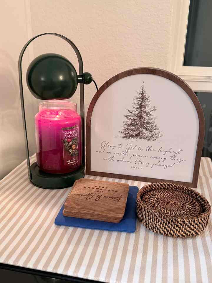 Glory to God in the highest ! 

#christmasnight #christmasdecor #verses #jesus #christianity 