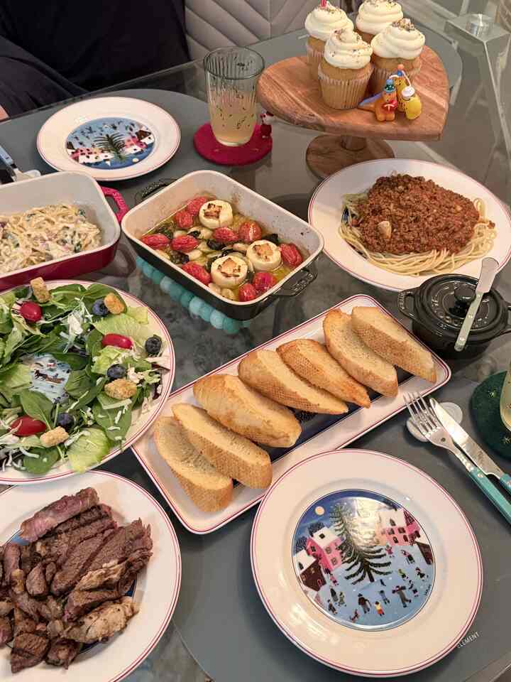 Let’s celebrate Jesus’ birth! 

#christmasdinner #christmasnaif #villeroyandboch #staub #italian