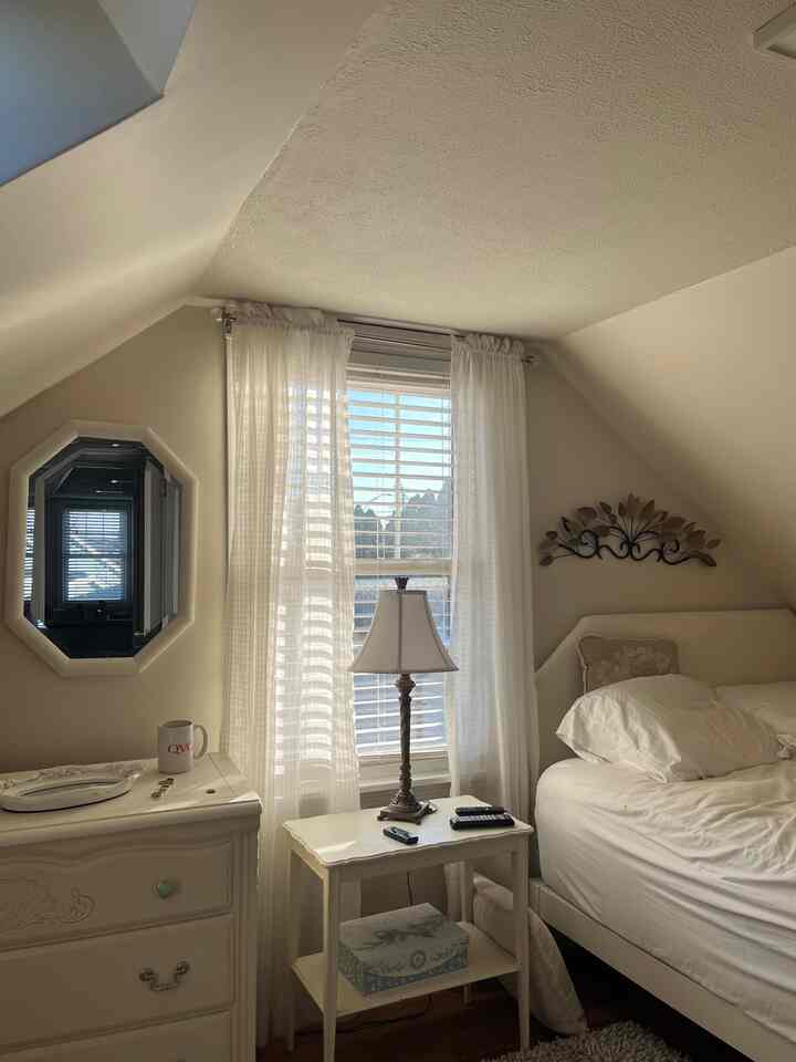 cozy mornings at home #bedroom #minimalbedroom #bedroomdecor #decor #sheets #bedroominspo #lamp #tablelamp