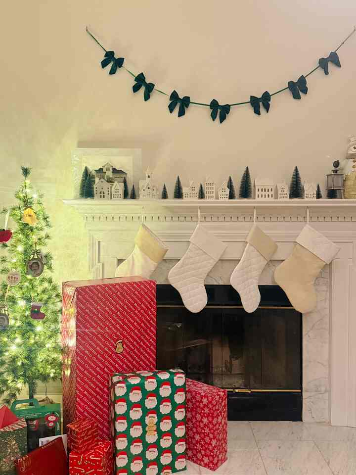 Santa came through chimney! 😆❤️

#christmas #stockings