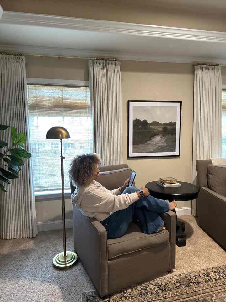 It has been so nice being able to relax and recharge during the in-between days of the holidays. #ohousetoday #cozyretreat #bedroom #relax