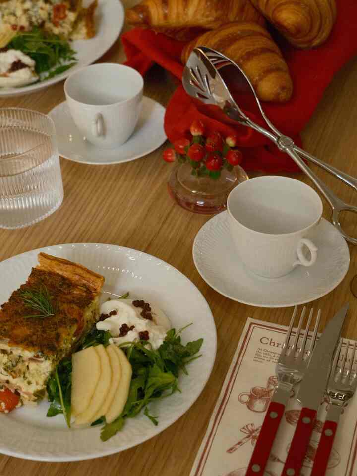 Brunch themed Christmas hosting. Baked a quiche and served it with some apple salad with balsamic pearls!

#OhouseGather #christmasbrunch #holidayhosting