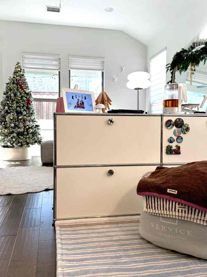 Detail-detail yang nyaman membuat perbedaan besar ✨
Terima kasih Ohouse untuk karpet dan handuk yang paling lembut 🤍

#ohouserug #ohousecozy #ohouseglow
#ohousetyling #ohousereset #livingarea #cozyhome #cleaning