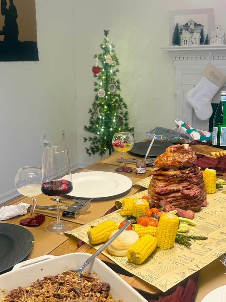 Christmas dinner❤️💚

#wineglasses