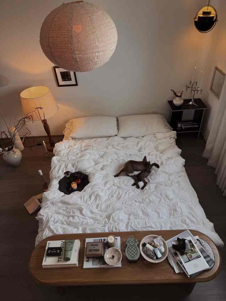 A subtle Christmas touch for the bedroom♥️


#OhouseTree 
#OhouseGather #Ohouseglow #Cozyhome #bedroom #bedroomdecor #bedroominspo #Holidayseason #bedbench #tabledecor  #christmasdecor #candle #candlelight 
#lighting #lamp #lmoodlighting #nighttable #nighttabledecor #bedding #vase #posterframe 