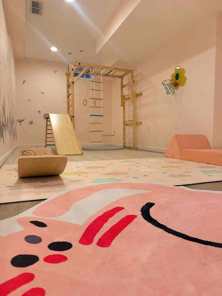 Our family's favorite space💕

#basement #kidsplayroom