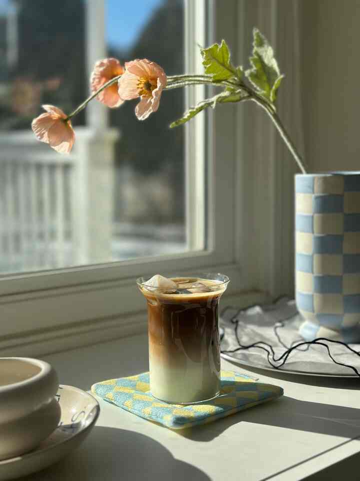 Slow mood with a ice latte 🫶🏻🤎

#OhouseReset 
#Ohouseglow #Ohousecleanse
#NewYearReset #homecafe #coffee #glasscup