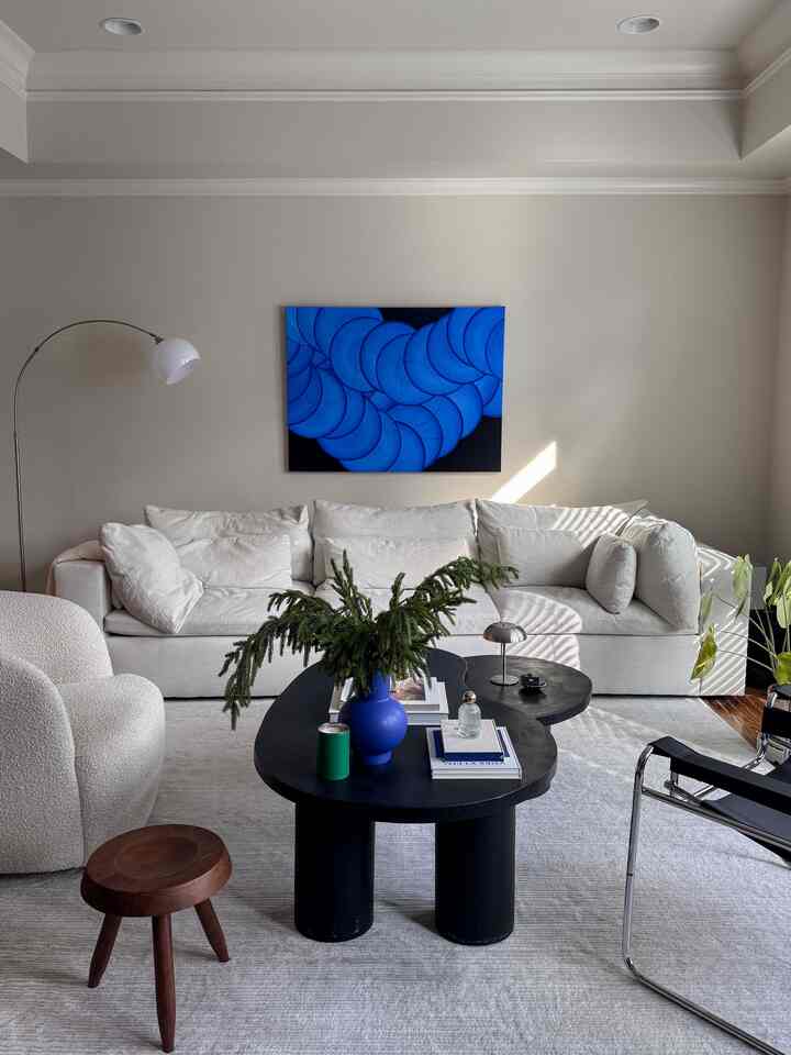 A long overdue living room refresh🤍
.
.
.
#OhouseReset #Ohousecleanse #NewYearReset #livingroom #livingroominspo #sofa #stool #floorlamp #portablelamp #vase #minimalwithmood #parisianmodern