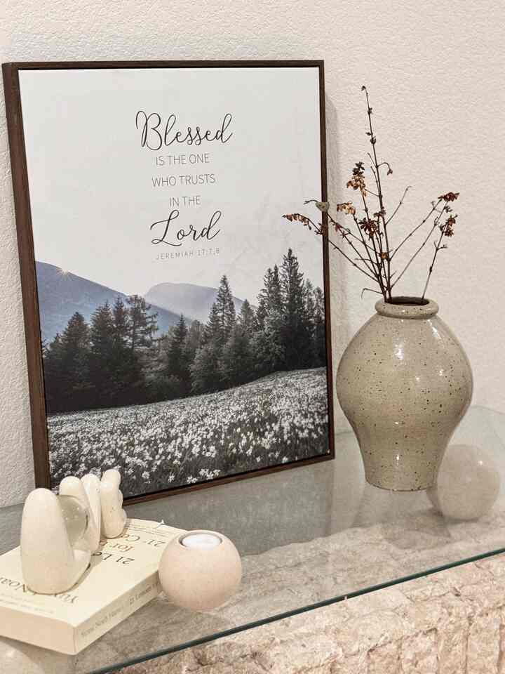 寝室にあるお気に入りの小さなコーナーをいくつかご紹介します🛏️🤍

#bedroomcorners #myfavoritecorner #cozycorners #bedroomvibes #homestyling #interiorinspo #cozyhome #bedroomdecor #smallcornerlove #homevibes
