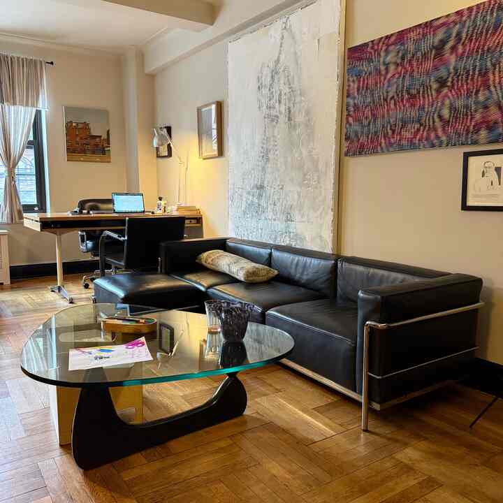 Black furnitures are only for certain people 🖤 

#blackinterior #blackfurnitures #livingroom #furniturearrangement #furnitureinterior 