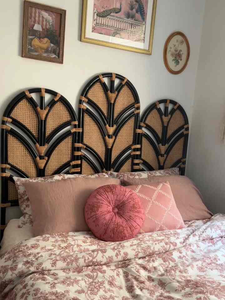 I created a cozy sleep area by mixing unique vintage items and chinoiserie inspired textiles. ￼
#bedroom #vintage #colorful #pinkbedroom #pattern 

