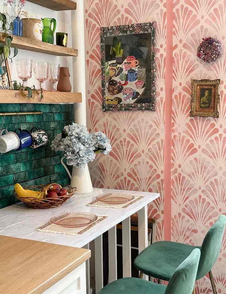 DIY stenciled wall + displaying treasures + vintage dishware + quirky wall art + opposite colors = eclectic dining nook! 

#eclectic #colorful #maximalist #colorfulhome #maximalism #diningnook 