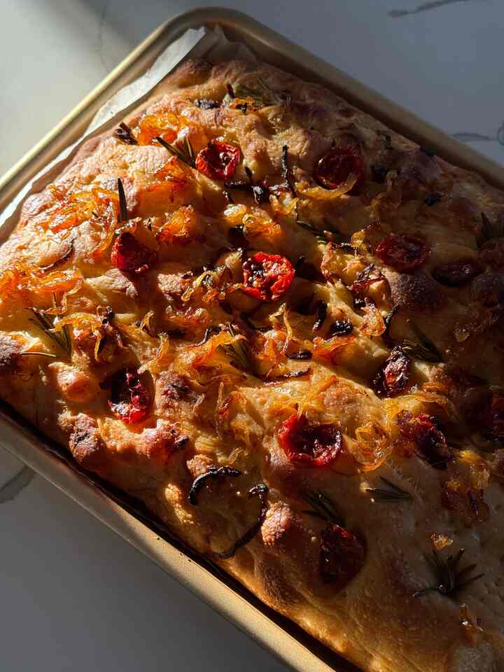 Obvious next step for the sourdough starter journey is focaccia phase #focaccia #sourdoughstarter #baking #kitchen 